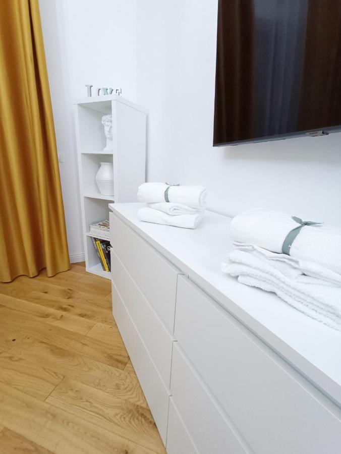 Ai Castelli Apartment - Locazione Turistica Cin It58060C2Fhnreg9A Колонна Экстерьер фото