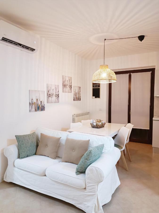 Ai Castelli Apartment - Locazione Turistica Cin It58060C2Fhnreg9A Колонна Экстерьер фото
